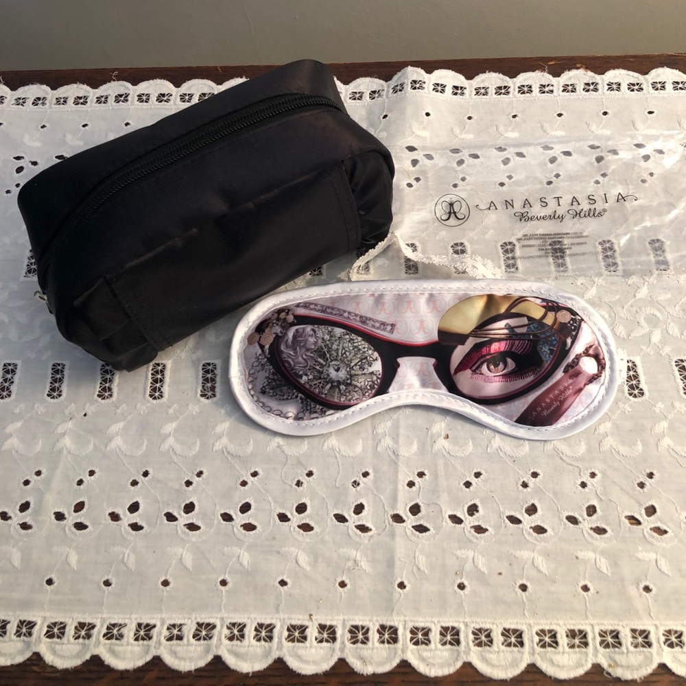 Anastasia Beverly Hills Cosmetic Case & Sleep Mask